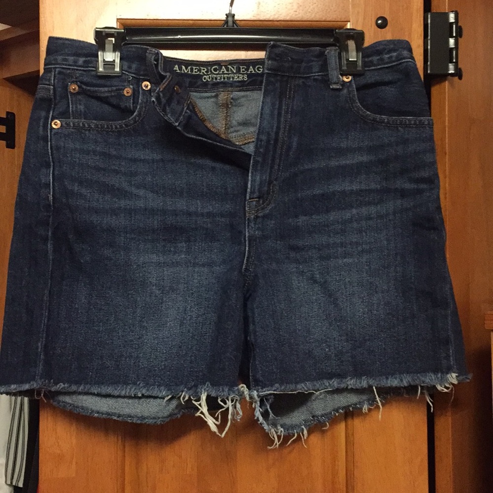 ✨SALE✨ American Eagle Outfitters Mom Shorts Size 6